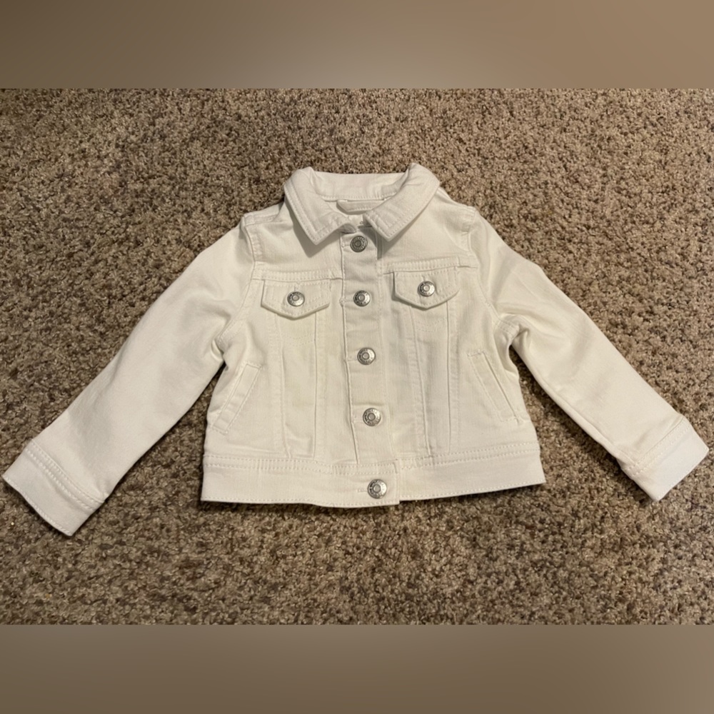 Toddler girl’s - Cat&Jack all white denim jacket.
